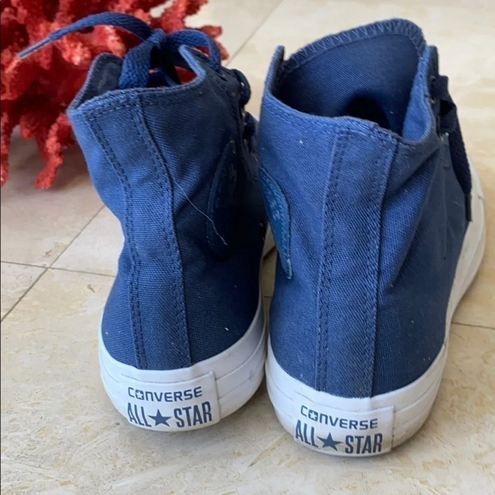 Limited Edition - Navy Blue Converse Chuck Taylor - Picture 5 of 7